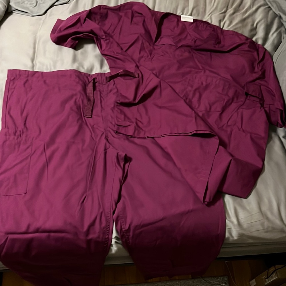 Maroon scrub set